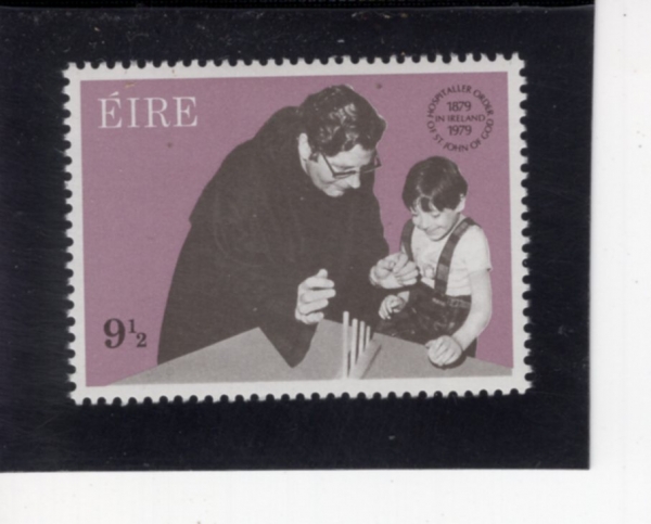 IRELAND(���Ϸ���)-#457-9 1/2p-HOSPITALLER BROTHER TEACHING CHILD(������ ����, �Ƶ�)-1979.10.4��